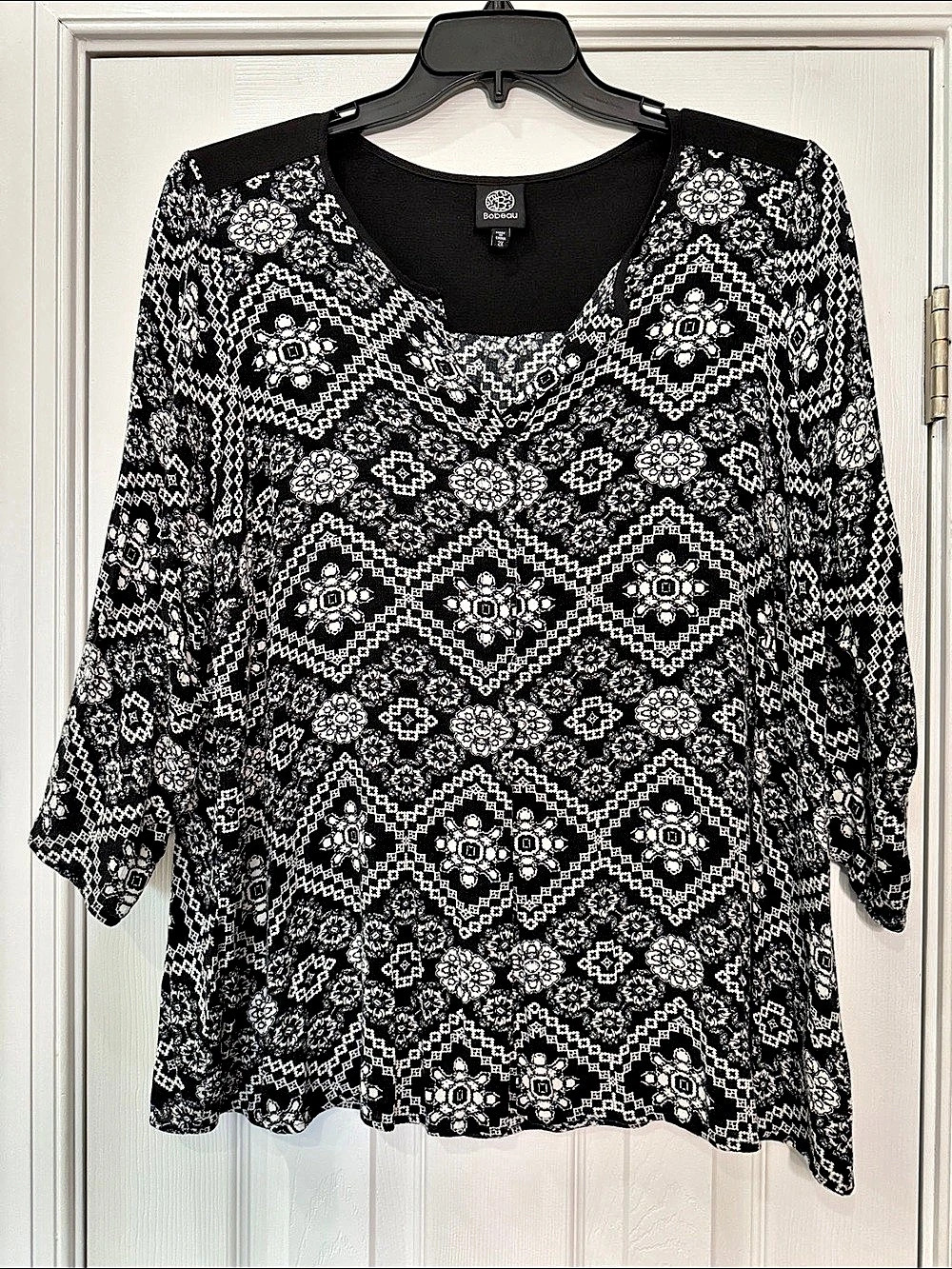 Bobeau Geometric Tunic in Black & White Size 2X Like New